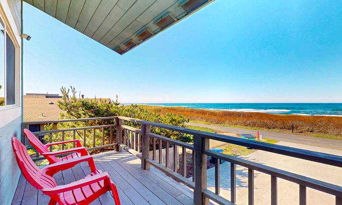 Fort Bragg Casa | Adecuado para perros, estudio frente al mar con terrazas y cocina. ¡Pasos a la playa!