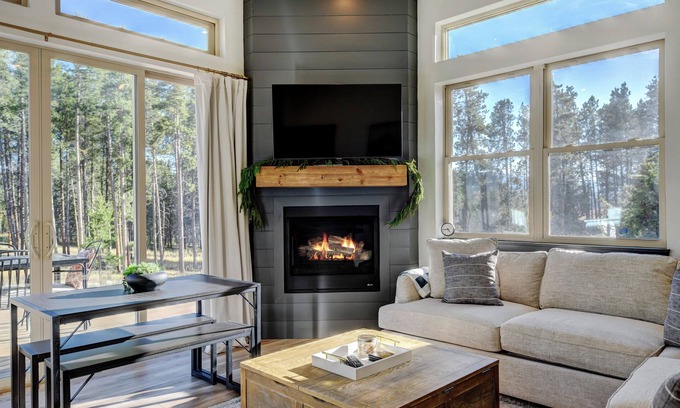 Sunset Ridge Casa | Dog-Friendly Retreat: Two Homes for Your Getaway