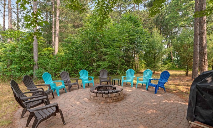 Necedah Casa | Dog-friendly riverfront retreat with huge yard, deck, grill, firepit, & kayaks