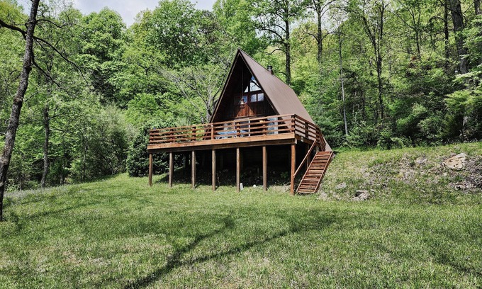 Sylva Cabina | Dog Friendly Smoky Mts A-Frame with Views and Modern Decor