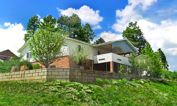 Pagosa Springs Casa | Dog-friendly, spacious home with three living rooms, pool table, & jetted tub