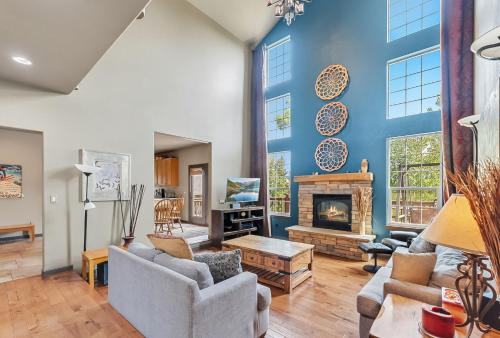 Wildernest Casa | Dog Friendly Stay Near Trails in Silverthorne