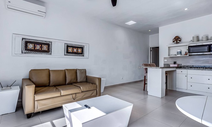La Paloma Casa | Dog-friendly suite with kitchenette, heated outdoor pool, hot tub, terrace, AC