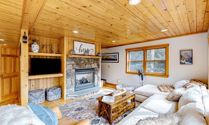 Rumford Center Casa | Dog-friendly Sunday River retreat with hot tub, large yard, grill, washer/dryer