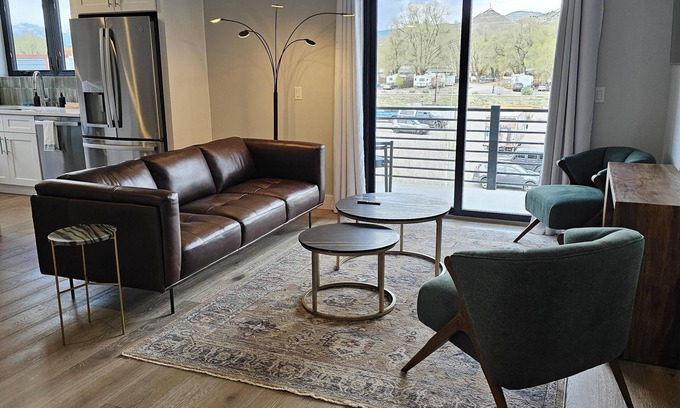Salida Condominio | Dog Friendly! The Mayfly Hotel, Unit 1E