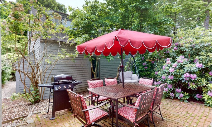 Mews Village Condominio | Dog-friendly, two-story condo with community pool - close to Mashpee Town Beach