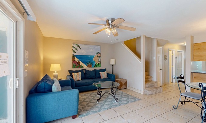 Bel Air Condominio | Dog-friendly condo 1 block from the water, W/D & central A/C