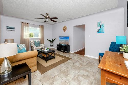 South Pinellas Community Council Casa | Dog-Friendly Vacation Home. 5 Min to the Beach!