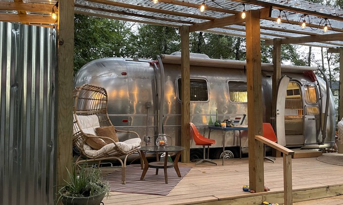 Berryville Casa | Dog-friendly vintage camper with grill, firepit, river access, & outdoor theater