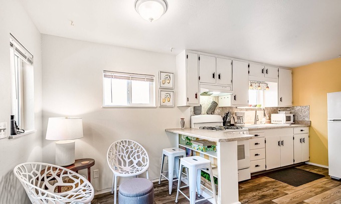 Eureka Cabaña | Dog-Friendly, Waterfront Cottage Right on Marina w/Free WiFi, Water Views, Patio
