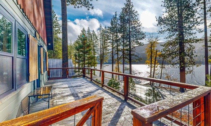 Truckee Cabina | Cabina frente al mar, que admite perros, con vistas y acceso al lago - cerca de las laderas