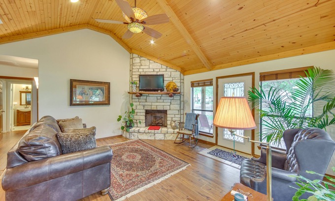 Wills Point Casa | Dog-Friendly Wills Point Home w/ Grill on 10 Acres