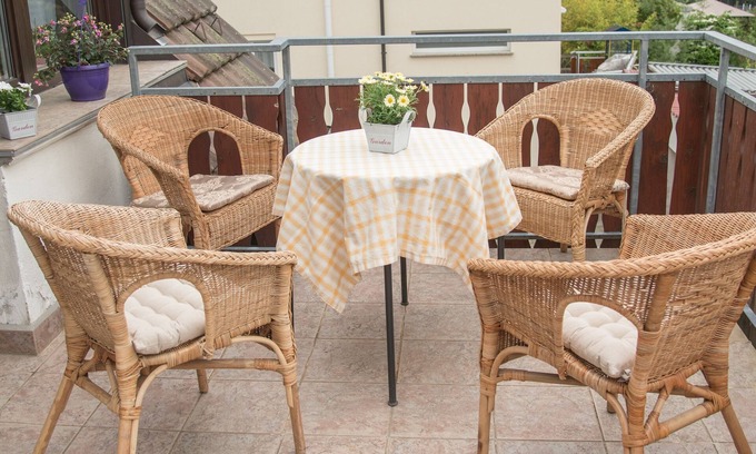 Schopfheim Apartamento | Bienvenido a Hirsch Hüsli, la casa de mis padres al borde del sur de la Selva Negra.