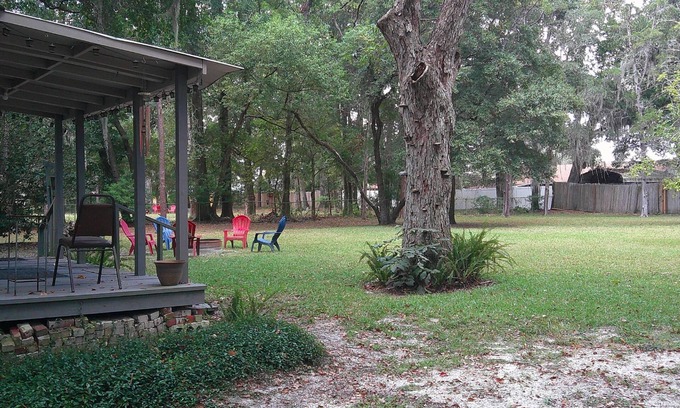 Lakeside Casa | 1 Acre Home |Woodsy & Fenced |Dogs Ok |Firepit |Close to Dining/Shops | Moody Oaks Rental Next Door