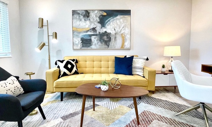 Walnut Creek Apartamento | Dogs Stay Free Mid-Century Chic King Bed Walk Downtown Parking