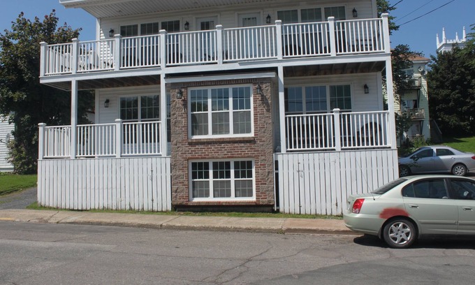 Pictou Apartamento | Dolan's Gold House