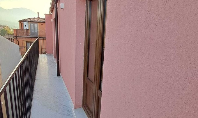 Isnello Apartamento | Dolce-Giardino, Elegant 2-Bed Apartment with Stunning Views