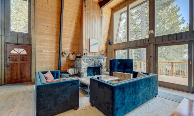 Lake Forest Casa | Dollar Point