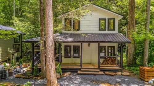 Rocky Grove Casa | Dollys Mountain Retreat - Brand New