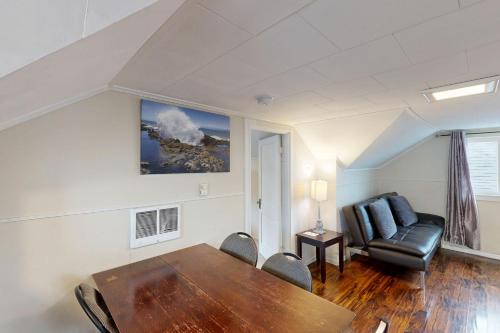 Rockaway Beach Casa | Dolphin 2