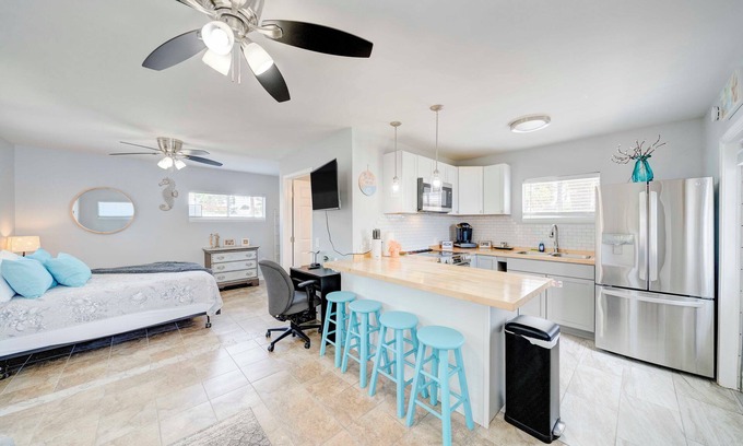 Bel Air Casa | Dolphin Days Cottage