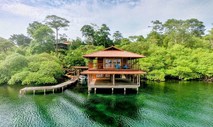 Isla Solarte Cabina | Dolphin EcoLodge - Where the Caribbean Sea meets the tropical rainforest