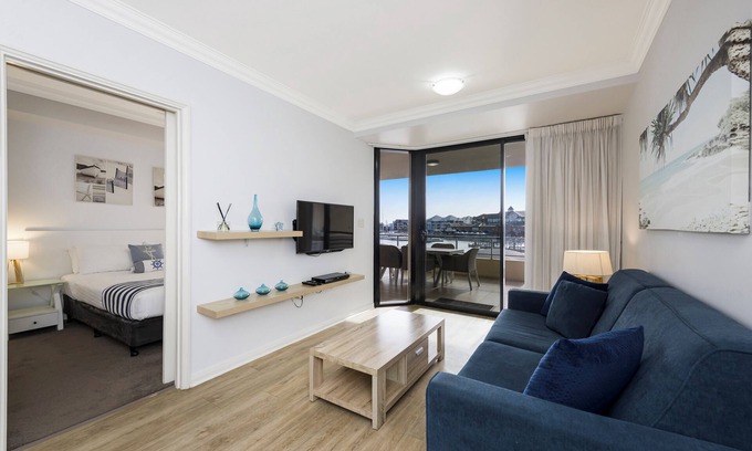 Mandurah Apartamento | Dolphins At The Palladio - Maybe see a dolphin or three!
