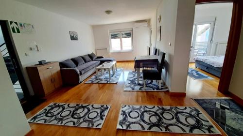 Kragujevac Apartamento | Dom apartmani II