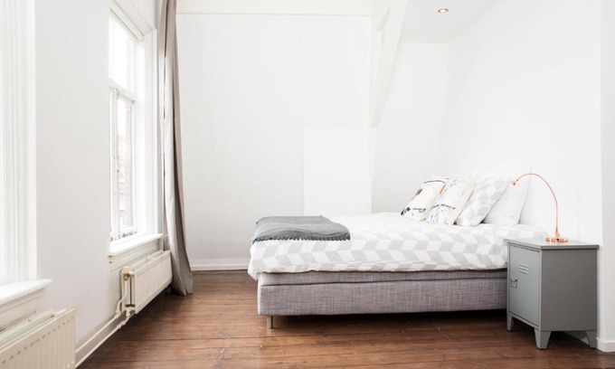 Utrecht City Center Apartamento | Dom Tower Apartment #4 by H.C.A