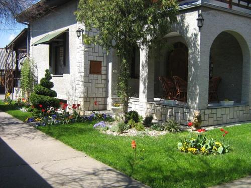Backi Petrovac Cama Y Desayuno | Domaćinstvo Opavski