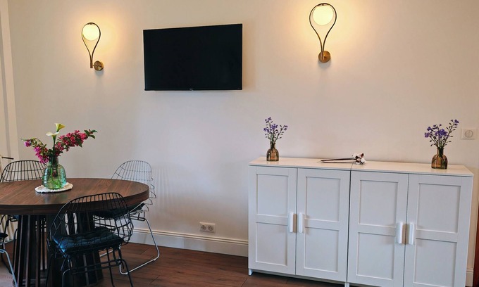 Saint-Quentin-sur-le-Homme Apartamento | DOMAINE DE L'ISLE MANIERE 4-PERSON APARTMENT