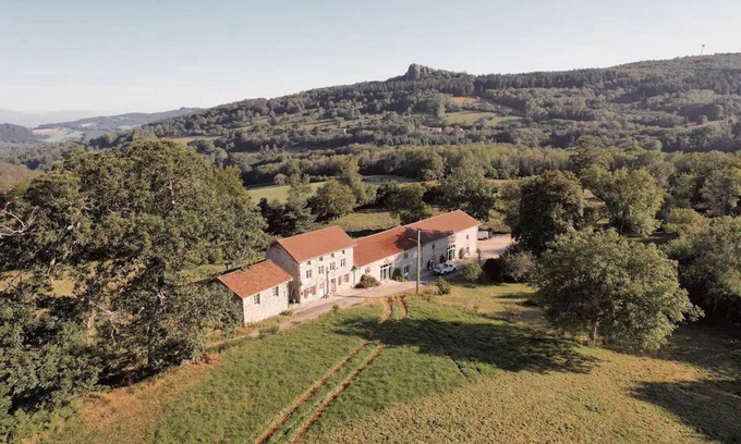 Lavoine Casa | Domain 1h20 from Lyon for events (birthday, cousinade, seminar, etc.)