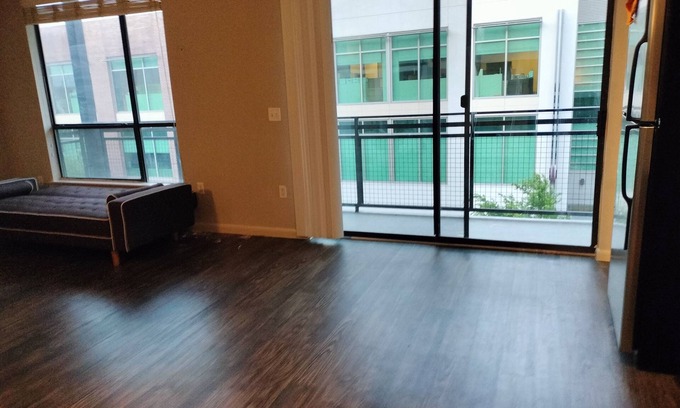 North Burnet Condominio | Domain Condo Long Private Balcony