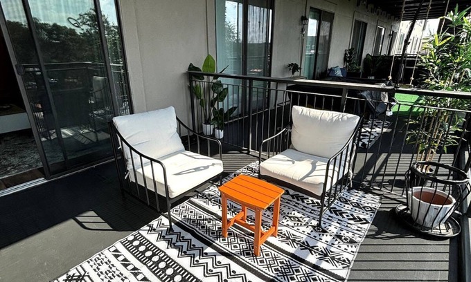 North Burnet Apartamento | Domain Luxe Summary:
