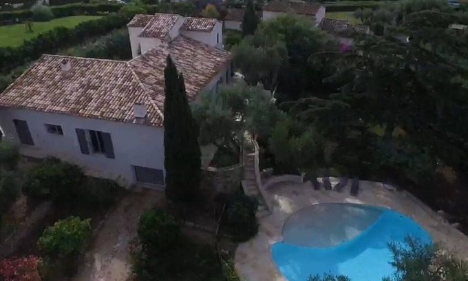 Guerrevieille Villa | DOMAINE BEAUVALLON -200M PLAYAS - GOLFE SAINT-TROPEZ - STE MAXIME - VILLA 300m