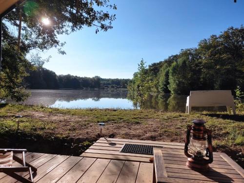 Saint-Martin-des-Champs Cama Y Desayuno | Domaine de l'Atrée - Tente Maasaï Poyaudine