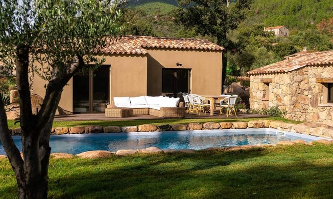 San-Gavino-di-Carbini Casa | Domaine de Gialla Bergerie I Pini, 2 pers, piscine chauffée, 10 mn plage