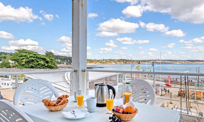 Plougonvelin Apartamento | Domaine de Bertheaume by Interhome