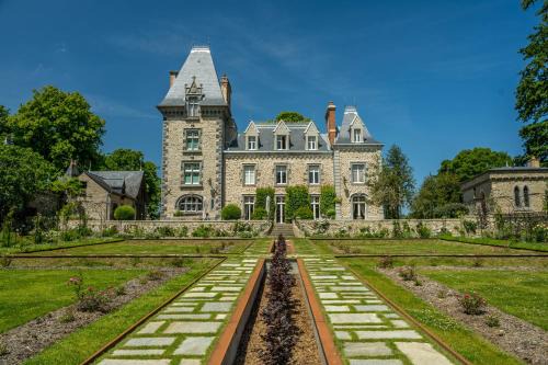 Taden Cama Y Desayuno | Domaine de Kerrosen à proximité du port de Dinan, sur la Rance