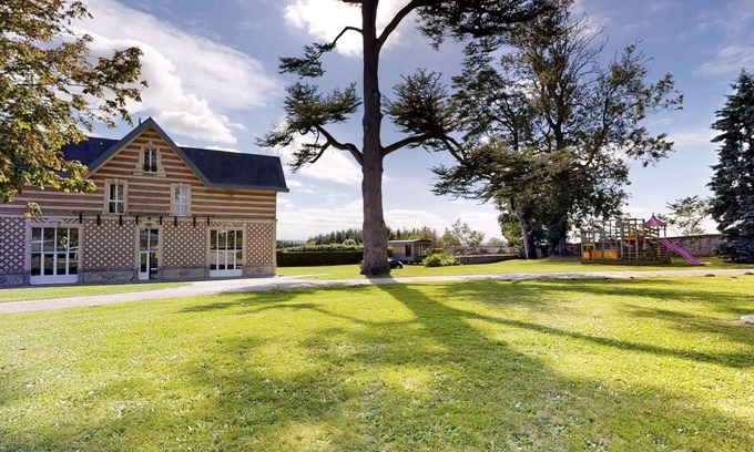 Saint-Planchers Cabaña | Villa · Saint-Planchers · 8 dormitorios · 12 camas · 4 baños