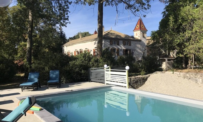 Ourches Casa | DOMAINE DES CHABRIERS: casa señorial con piscina a 15 minutos del DROME