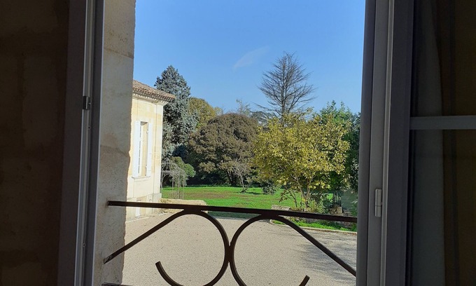 Ambares-et-Lagrave Hotel | Domaine du chauvet