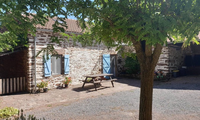 Combret Casa | Domaine du Plan Del Poux – Casa Rural para 8 Personas con Vista a las Montañas y Terraza