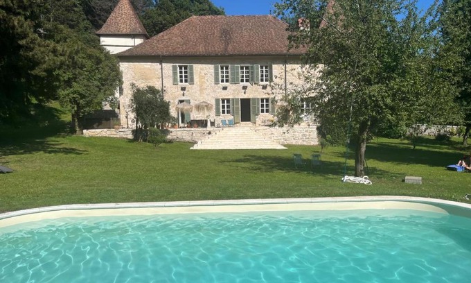 Montanges Casa | Domaine du Très-Haut - Château de Montanges