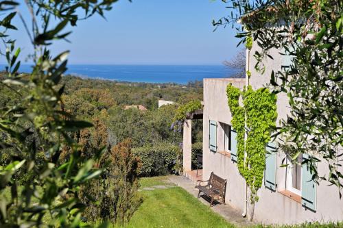 Cervione Casa | Domaine Punta della Guardia villa vue mer dans nature protégée, plage à 1,5 km