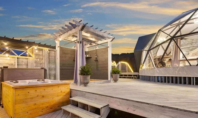 Lupton City Villa | LUXE Dome Summary: Re