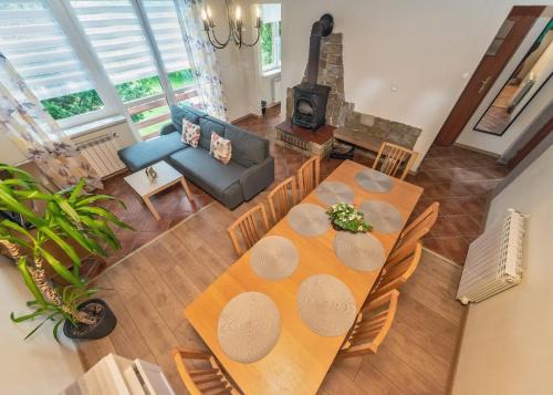 Miedzybrodzie Zywieckie Casa | Domek Maja-domek z kominkiem