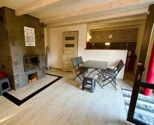 Wrzescie Casa | Domek na źródlanej polanie