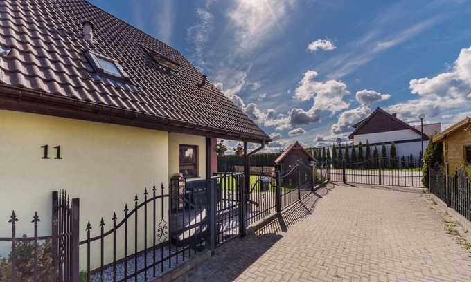 gmina Karnice Casa | Domek on Zacisznej. Year-round, fenced cottage house by the sea in Poland