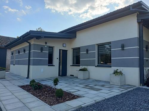 Wawolnica Casa | Domek pod lasem
